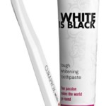 Curaprox White is Black Kit Pasta de dentes 90 ml + Escova de dentes
